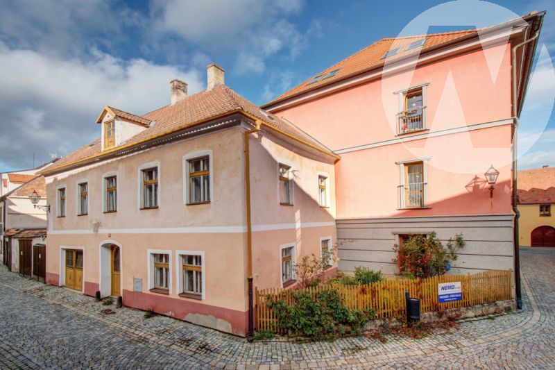 Prachatice, historický dům v centru - obrázek č.16